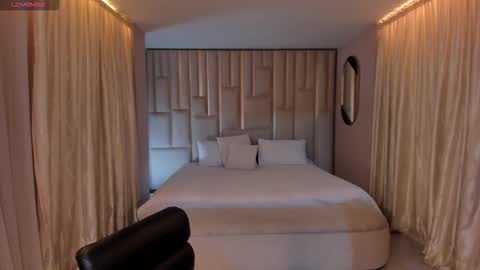 Maddi Collins online show from January 8, 2026, 11:45 am