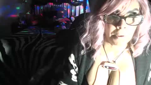 Snapshot of madisonjayde77 chatting on December 4, 2024, 6:11 am MadisonJayde online show from December 4, 2024, 6:11 am