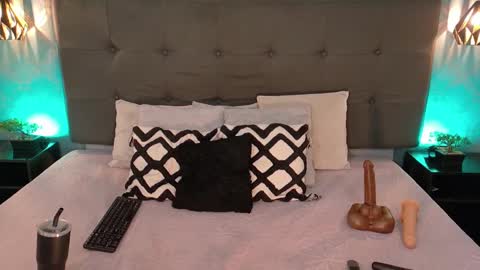 Madison Smith online show from January 24, 2025, 10:19 pm