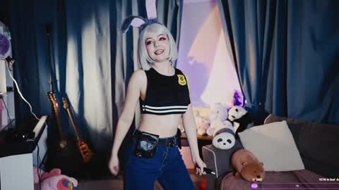 Alice online show from March 25, 2026, 8:15 pm