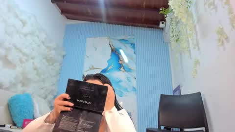 Snapshot of madokaa22 chatting on May 6, 2026, 12:10 pm Madoka online show from May 6, 2026, 12:10 pm