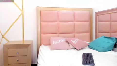 Snapshot of mady_edwards chatting on January 6, 2025, 2:58 am Mady online show from January 6, 2025, 2:58 am