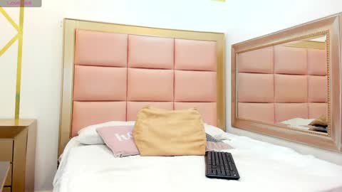 Snapshot of mady_edwards chatting on January 29, 2025, 3:33 am Mady online show from January 29, 2025, 3:33 am