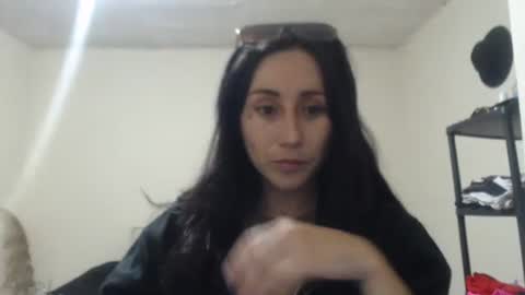 mady_tattoo online show from October 22, 2025, 3:40 am