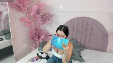 madyscarlett online show from October 19, 2025, 11:44 am