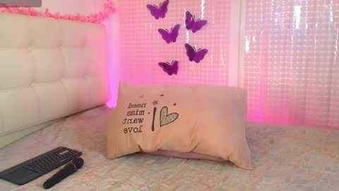 madysson__js_ online show from November 8, 2025, 2:39 pm