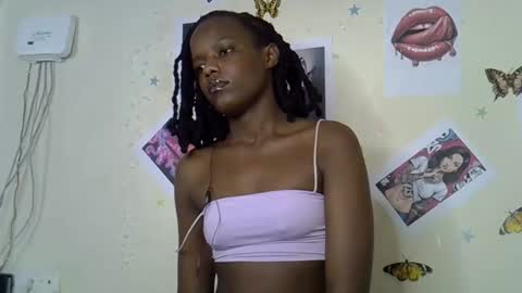 Maee online show from December 14, 2025, 3:28 pm