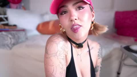 Maeve  schedule 11 am- 530 pm colombia time  online show from April 17, 2026, 4:32 pm