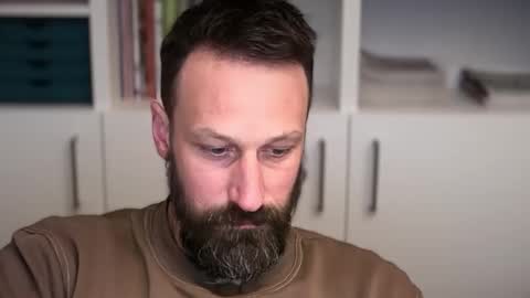 maenu_69 online show from March 2, 2026, 9:32 pm