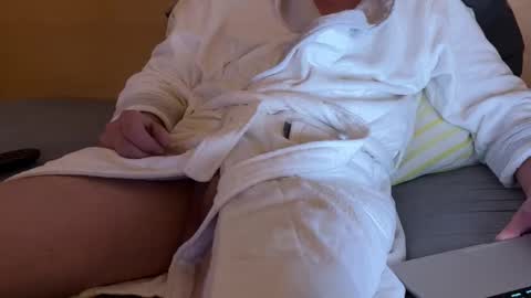 Snapshot of maerte chatting on January 4, 2025, 8:27 pm maerte online show from January 4, 2025, 8:27 pm