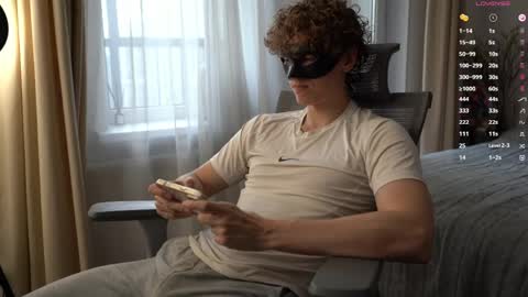 Mike XMaestro 3369 online show from April 19, 2026, 2:38 pm