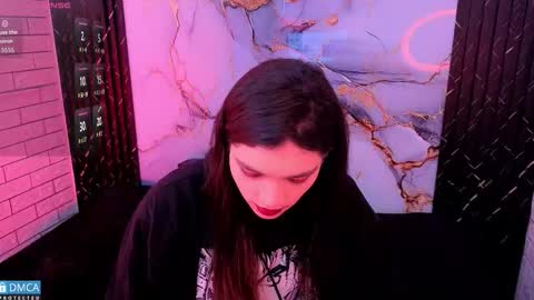 Snapshot of maevekuro chatting on February 14, 2026, 3:14 am maevekuro online show from February 14, 2026, 3:14 am
