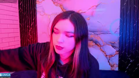 Snapshot of maevekuro chatting on March 3, 2026, 3:01 am maevekuro online show from March 3, 2026, 3:01 am
