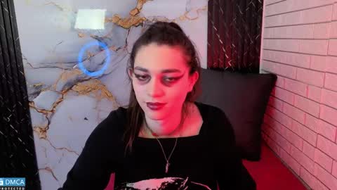 Snapshot of maevekuro chatting on April 16, 2026, 2:23 am maevekuro online show from April 16, 2026, 2:23 am