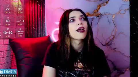 Snapshot of maevekuro chatting on July 10, 2026, 3:00 am maevekuro online show from July 10, 2026, 3:00 am