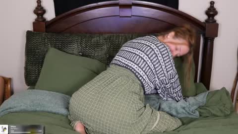 Mae online show from December 20, 2025, 6:59 pm