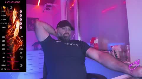 Snapshot of magabear chatting on January 18, 2026, 1:26 pm Magabear online show from January 18, 2026, 1:26 pm