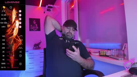 Snapshot of magabear chatting on February 5, 2026, 10:47 pm Magabear online show from February 5, 2026, 10:47 pm