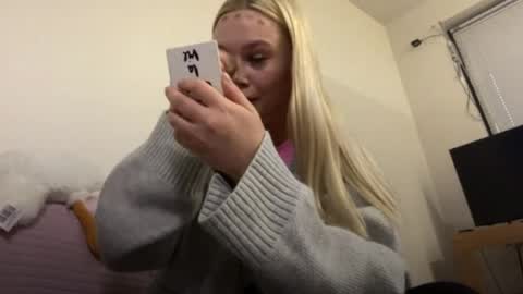 Molly online show from April 23, 2026, 3:58 pm