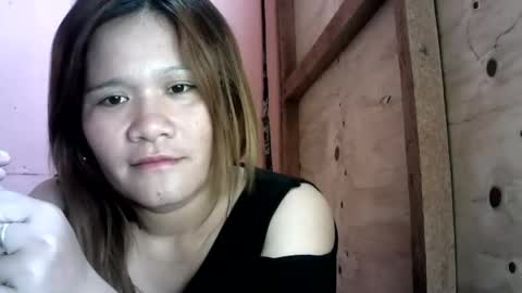 Snapshot of mages_1995 chatting on June 19, 2026, 5:23 am mages_1995 online show from June 19, 2026, 5:23 am