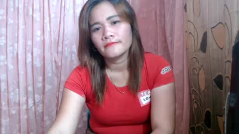 Snapshot of mages_1995 chatting on August 5, 2026, 2:25 am mages_1995 online show from August 5, 2026, 2:25 am