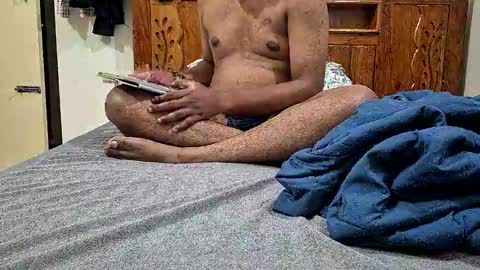maggiegigolo online show from May 11, 2026, 4:40 am