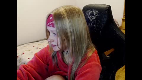 Magdalene Swaggy online show from January 14, 2025, 9:41 pm