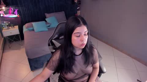 magic_angela online show from November 25, 2025, 11:54 am