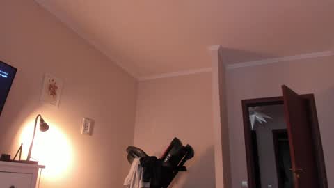 Snapshot of magic_couple13 chatting on February 4, 2026, 10:43 am Alice online show from February 4, 2026, 10:43 am