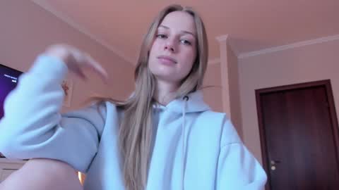 Snapshot of magic_couple13 chatting on February 14, 2026, 11:40 am Alice online show from February 14, 2026, 11:40 am