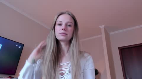 Snapshot of magic_couple13 chatting on February 15, 2026, 11:19 am Alice online show from February 15, 2026, 11:19 am