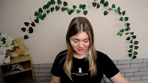 magic_katarina_ online show from January 7, 2025, 11:05 am