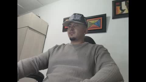 magic_milk23 online show from October 17, 2025, 2:59 am