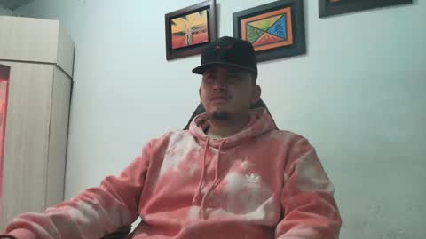 magic_milk23 online show from November 15, 2025, 7:38 am