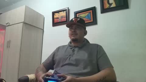 magic_milk23 online show from November 21, 2025, 3:49 am