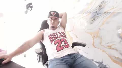 magic_milk23 online show from February 11, 2026, 3:17 pm