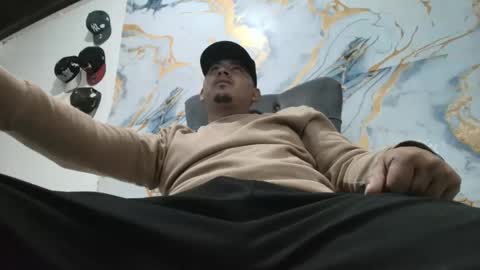 magic_milk23 online show from April 7, 2026, 6:36 am