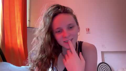 Mikky or Moon online show from September 18, 2025, 9:11 am