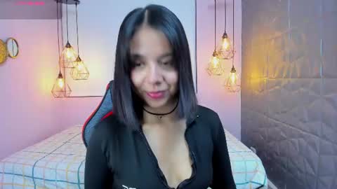 Oliviah online show from June 14, 2026, 12:07 pm