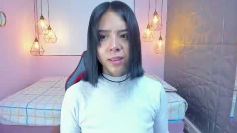 Oliviah online show from June 17, 2026, 1:12 pm