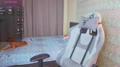 Merry online show from November 8, 2025, 2:01 am