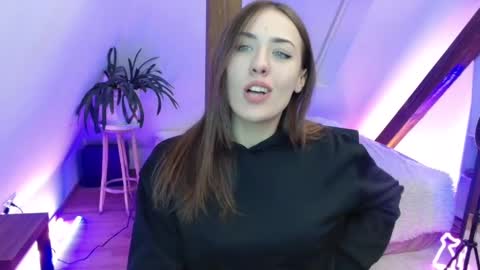 Zooey online show from February 18, 2025, 7:52 pm