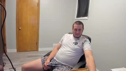 Magic176 online show from November 30, 2025, 1:37 pm