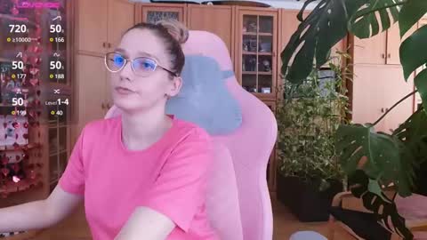 Snapshot of magicstylex chatting on February 11, 2025, 11:43 am Nicole online show from February 11, 2025, 11:43 am