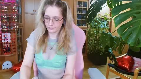 Snapshot of magicstylex chatting on February 16, 2025, 9:05 pm Nicole online show from February 16, 2025, 9:05 pm