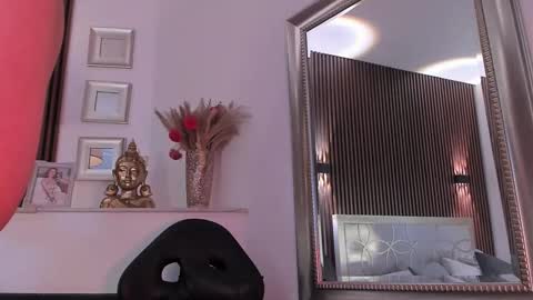 Snapshot of magieethomsonn chatting on February 28, 2026, 6:09 pm Magiee online show from February 28, 2026, 6:09 pm