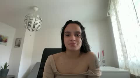 Maia  online show from April 14, 2026, 12:11 pm