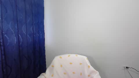 Snapshot of maiarosse_ chatting on June 19, 2026, 10:02 pm MaiaRosse online show from June 19, 2026, 10:02 pm