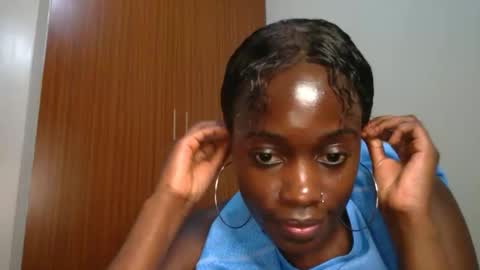 Snapshot of maicymiranda chatting on January 2, 2025, 4:02 pm TO MY GOOD SUPPORTERS KINDLY MAKE MY WISHES COME TRUE I LOVE YOU ALL I AM UNWELL BUT I WILL BE BACK SOON online show from January 2, 2025, 4:02 pm