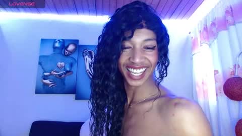 Snapshot of maidi_hot chatting on December 22, 2024, 4:38 pm Bella Maidi online show from December 22, 2024, 4:38 pm